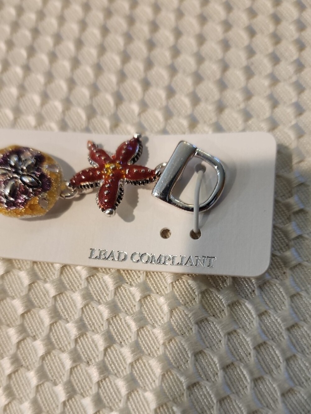 IC COLLECTION Gold Tone Bracelet with Starfish & Shell Charms *2 For $15* - Picture 5 of 7